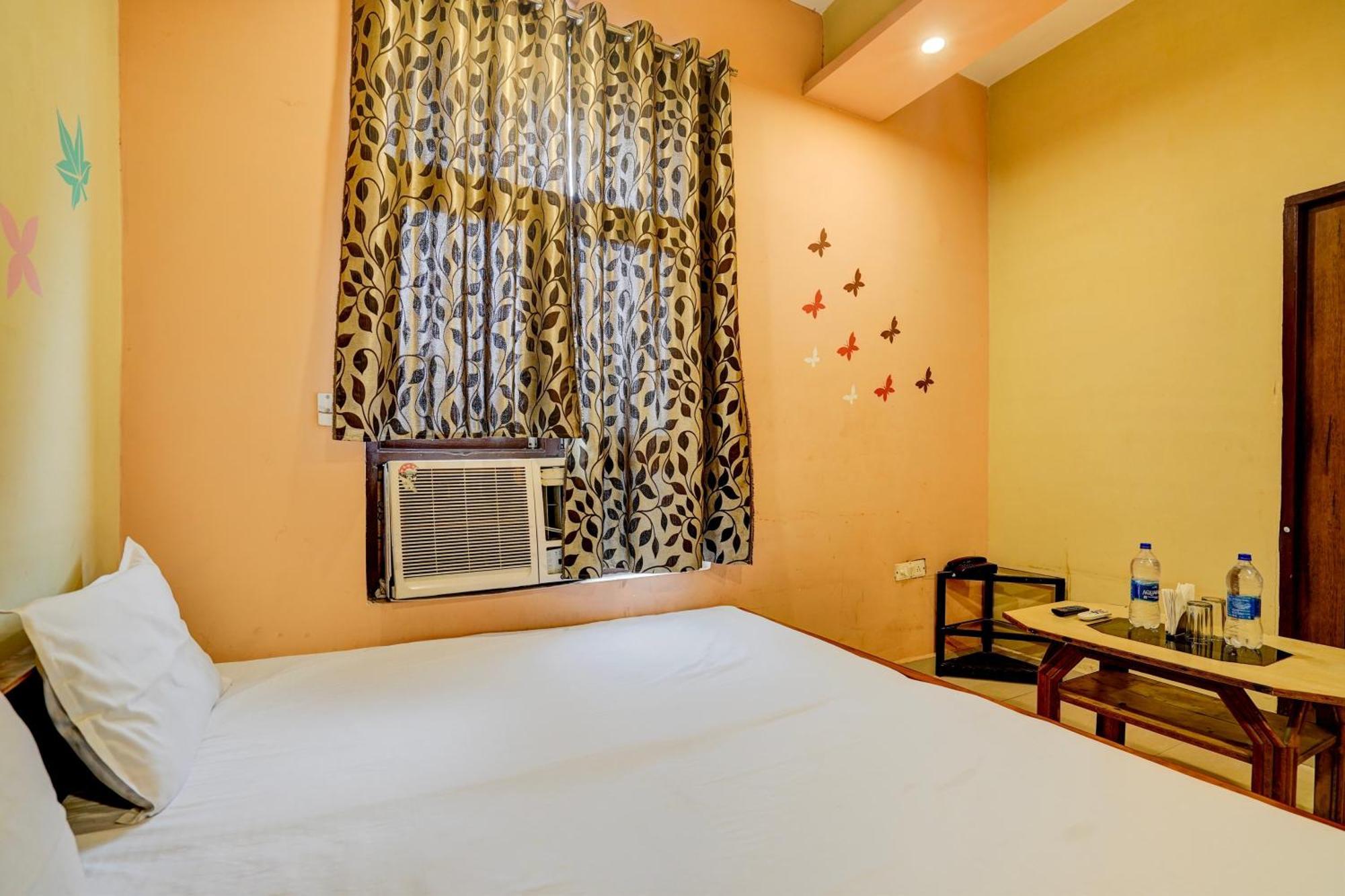 Mirzāpur Hotel O Shyam Utsav מראה חיצוני תמונה