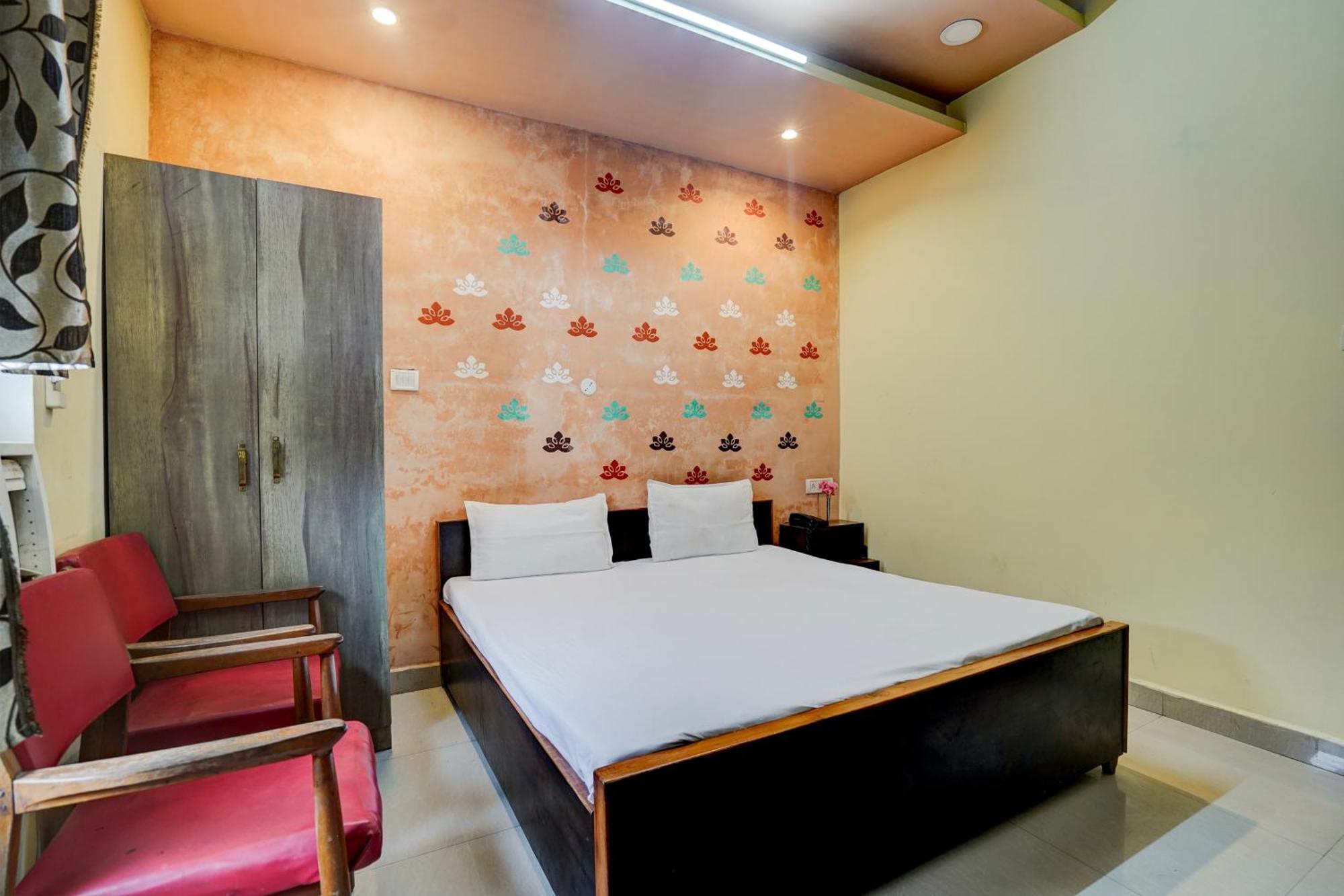 Mirzāpur Hotel O Shyam Utsav מראה חיצוני תמונה