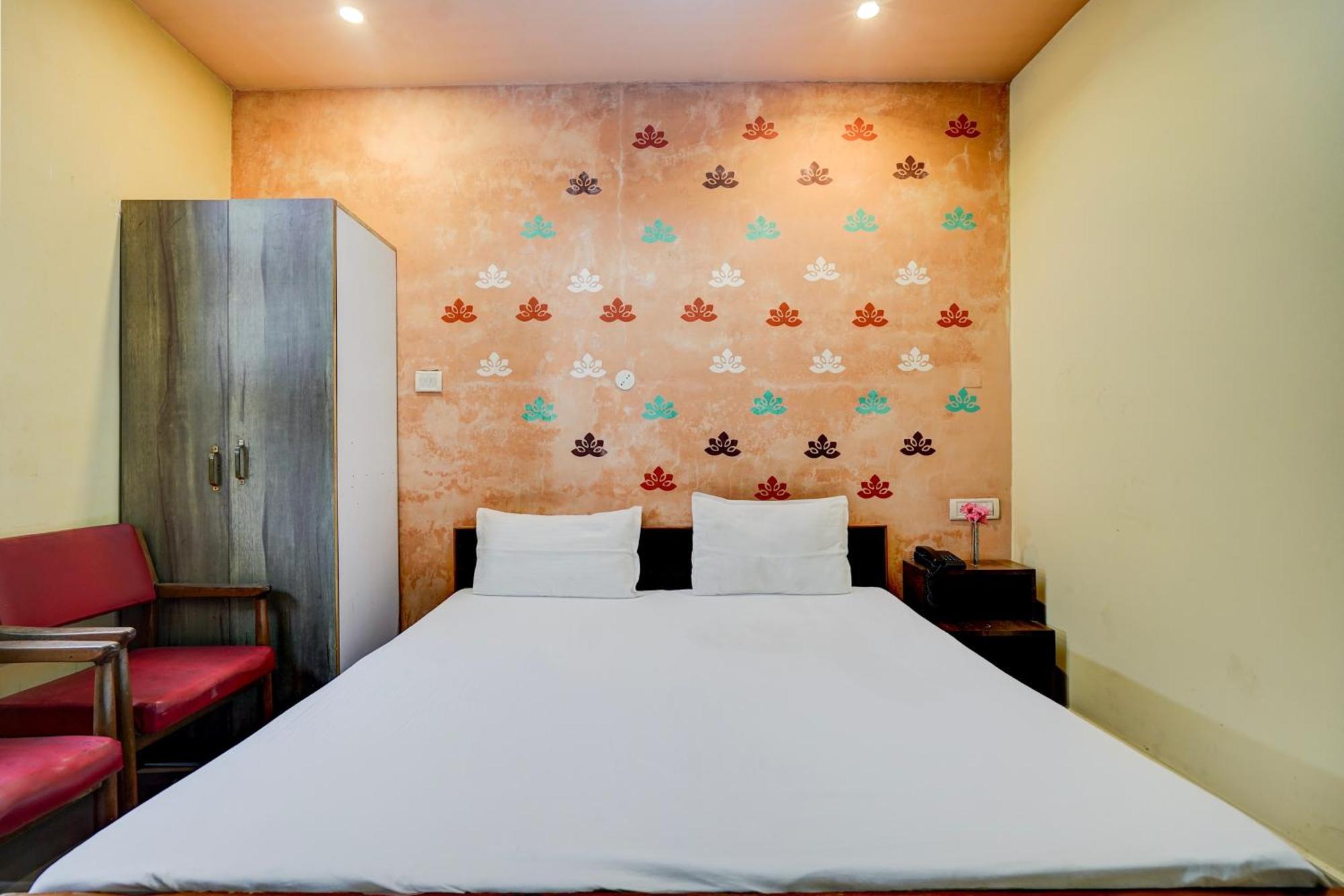 Mirzāpur Hotel O Shyam Utsav מראה חיצוני תמונה