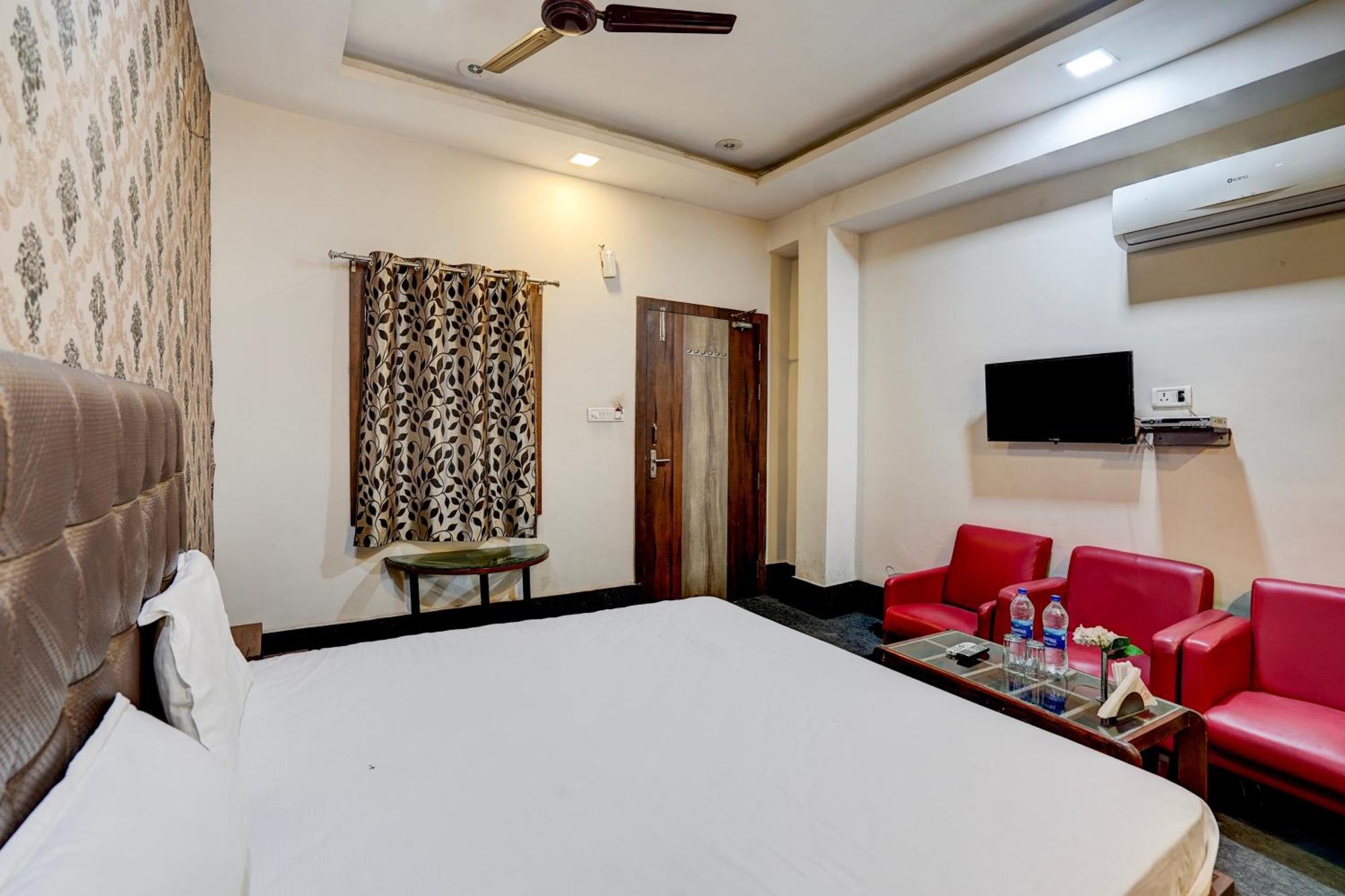 Mirzāpur Hotel O Shyam Utsav מראה חיצוני תמונה