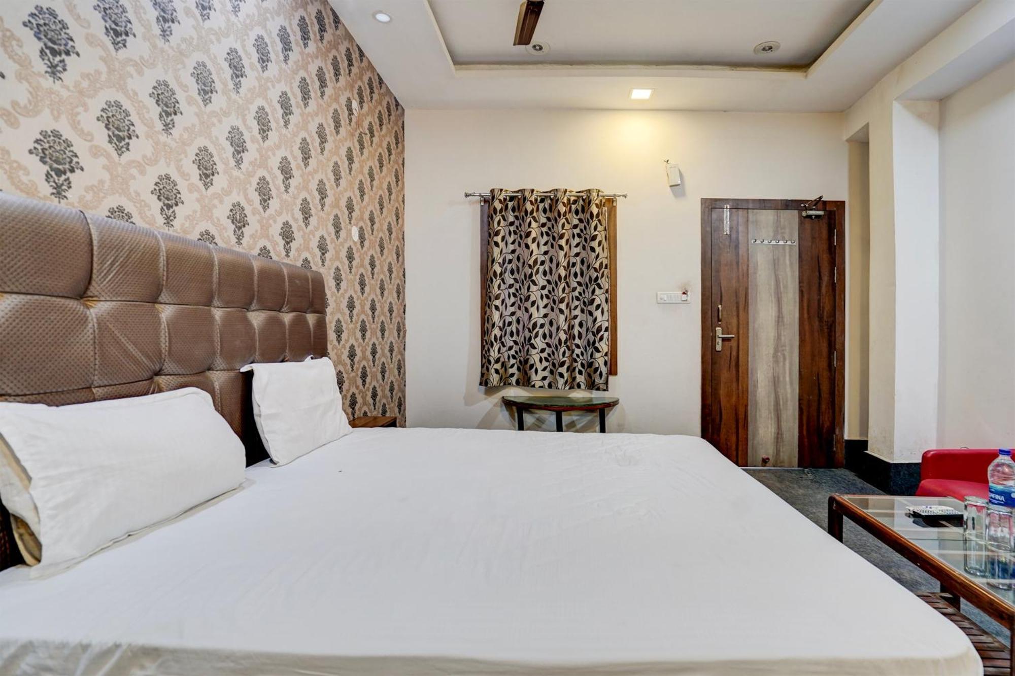 Mirzāpur Hotel O Shyam Utsav מראה חיצוני תמונה